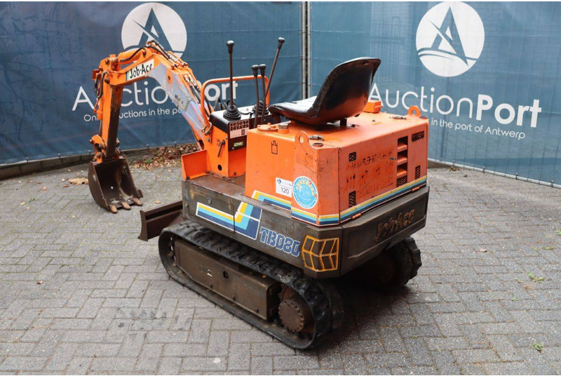 Takeuchi TB080 - Miniexcavadora: foto 4 Takeuchi TB080 - Miniexcavadora: foto 4
