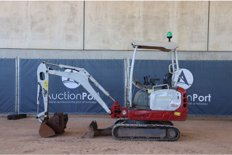 Takeuchi TB216 - Miniexcavadora: foto 2 Takeuchi TB216 - Miniexcavadora: foto 2