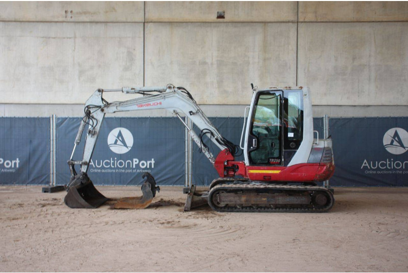 Takeuchi TB250 - Excavadora de cadenas: foto 2 Takeuchi TB250 - Excavadora de cadenas: foto 2
