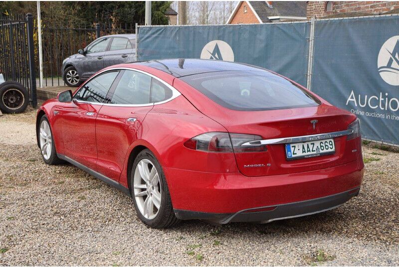 Tesla Motors Model S 85D - Sedan: foto 4 Tesla Motors Model S 85D - Sedan: foto 4