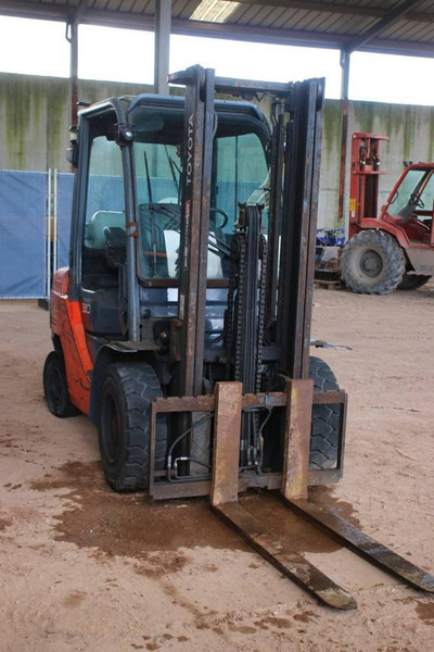 Carretilla elevadora de gas Toyota 06686GF30: foto 6 Carretilla elevadora de gas Toyota 06686GF30: foto 6