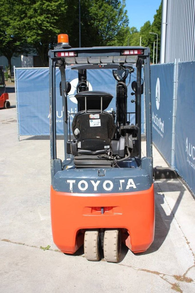 Toyota 8FBEK18T - Carretilla elevadora eléctrica: foto 4 Toyota 8FBEK18T - Carretilla elevadora eléctrica: foto 4