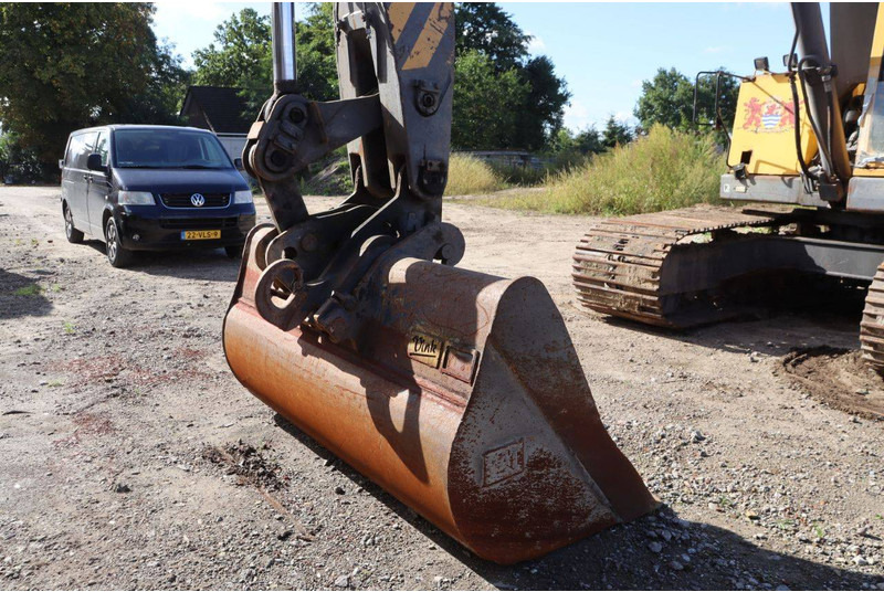 Excavadora de cadenas Volvo EC230B: foto 9