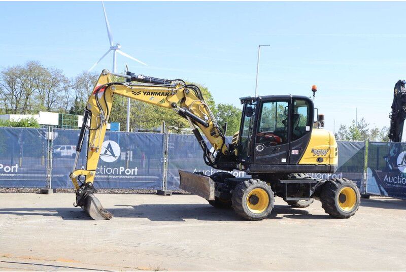 Yanmar B95W - Excavadora de ruedas: foto 1 Yanmar B95W - Excavadora de ruedas: foto 1