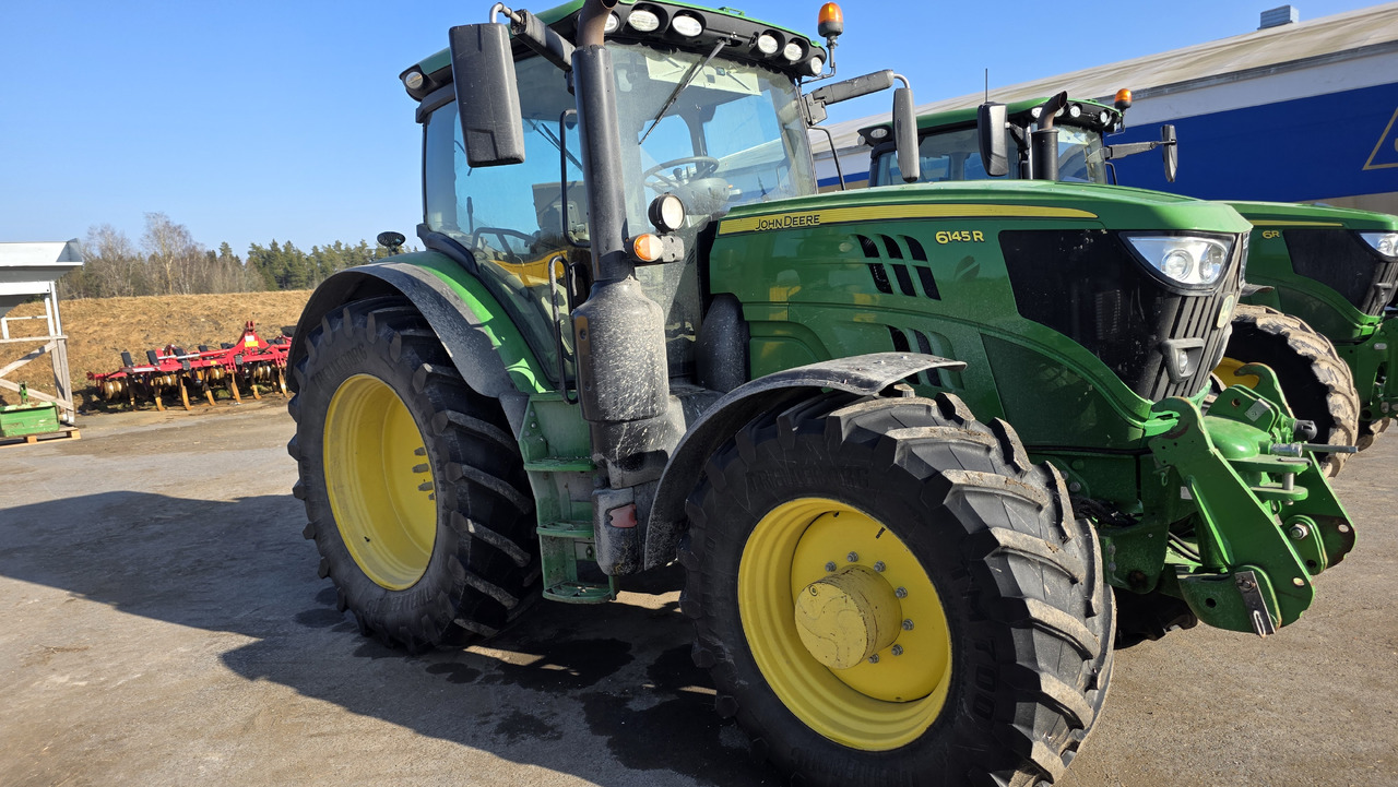 JOHN DEERE 6145R - Tractor: foto 2 JOHN DEERE 6145R - Tractor: foto 2