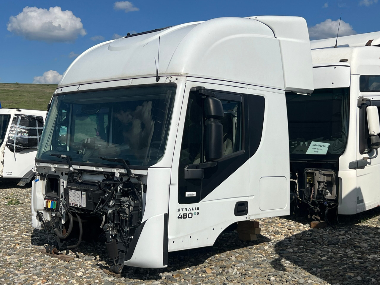 CABINA IVECO STRALIS HI-WAY 5801758707, 5801758694 - Cabina para Camión: foto 3 CABINA IVECO STRALIS HI-WAY 5801758707, 5801758694 - Cabina para Camión: foto 3