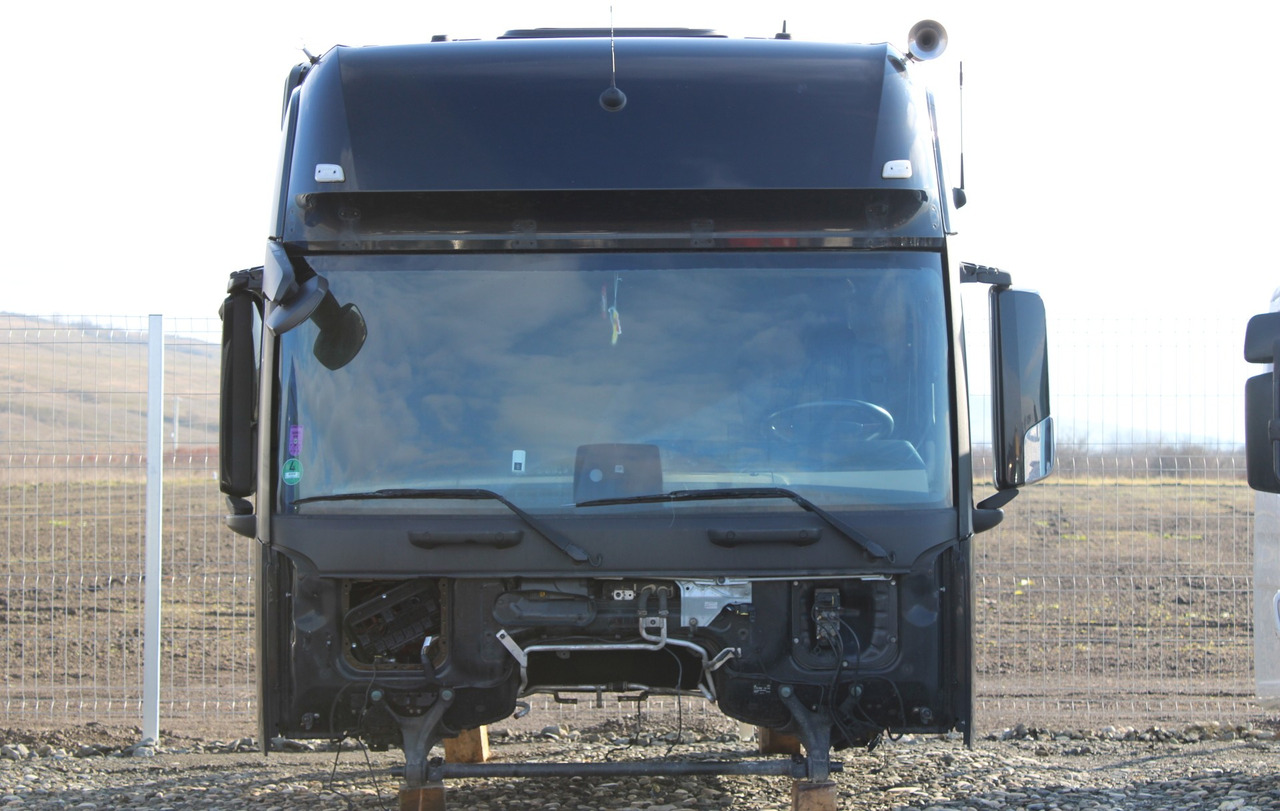 CABINA MERCEDES ACTROS MP4 GIGA SPACE - Cabina para Camión: foto 1 CABINA MERCEDES ACTROS MP4 GIGA SPACE - Cabina para Camión: foto 1
