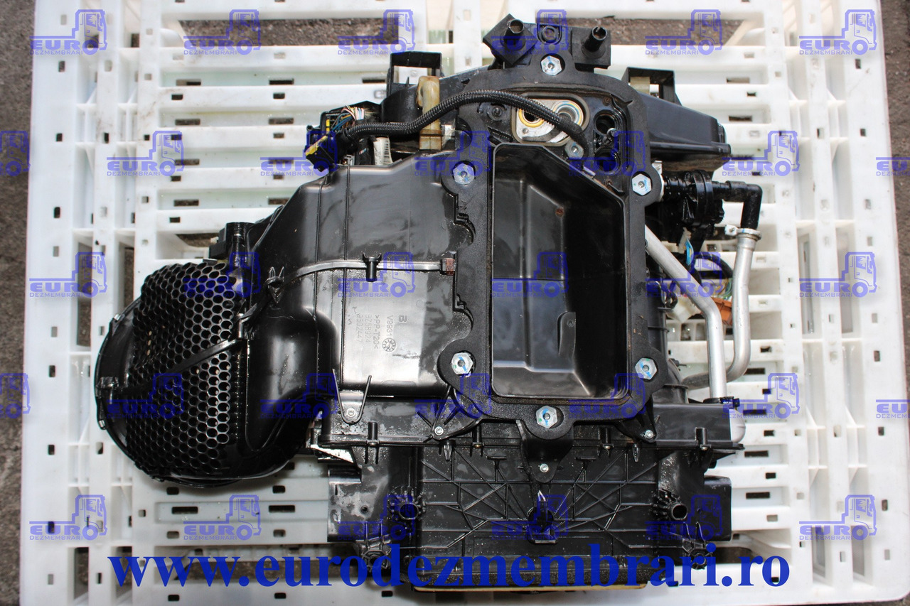 CARCASA SISTEM CLIMATIZARE VOLVO FH4 84243942 - Pieza de aire acondicionado para Camión: foto 2 CARCASA SISTEM CLIMATIZARE VOLVO FH4 84243942 - Pieza de aire acondicionado para Camión: foto 2