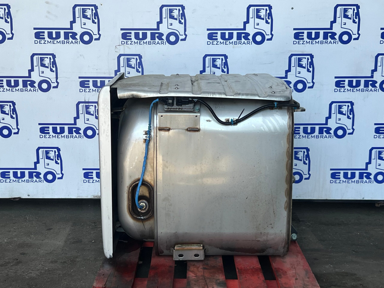 CATALIZATOR MAN TGX TG3 81.15103.6247 - Convertidor catalítico para Camión: foto 2 CATALIZATOR MAN TGX TG3 81.15103.6247 - Convertidor catalítico para Camión: foto 2