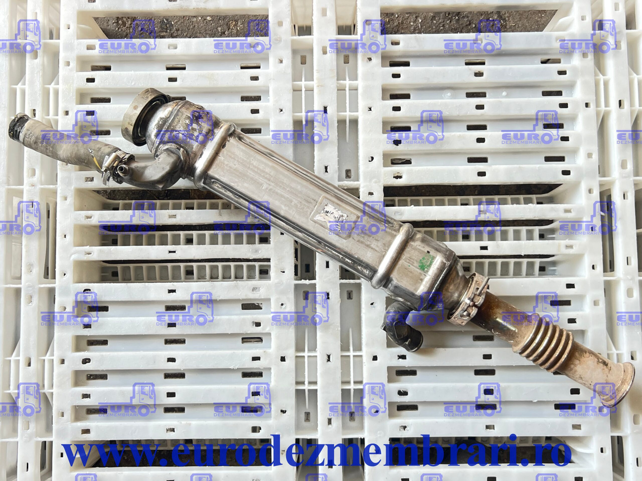 EGR FORD FHR6 GC469F464AC - Enfriador EGR para Camión: foto 2 EGR FORD FHR6 GC469F464AC - Enfriador EGR para Camión: foto 2