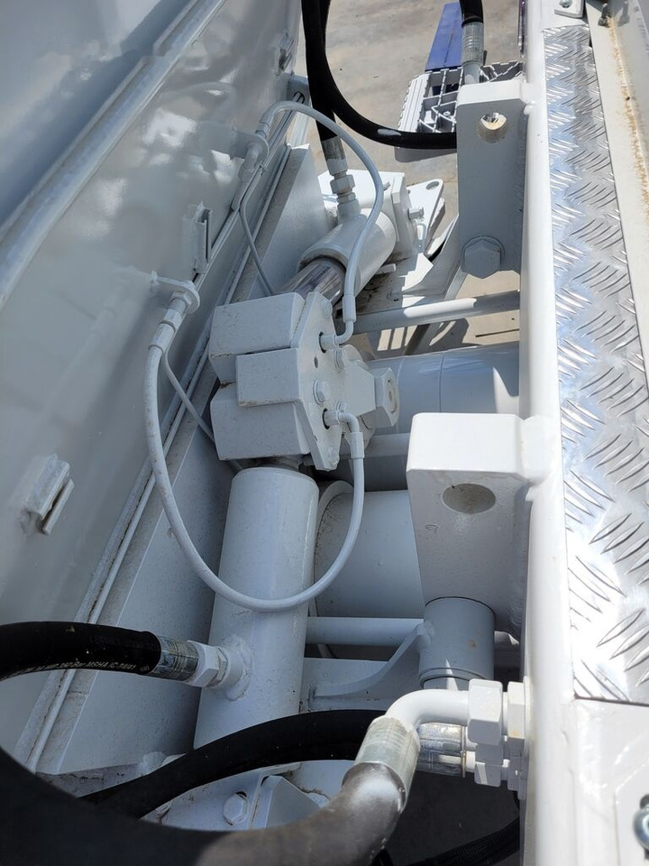 Bomba de hormigón nuevo IVECO New BMS BLP 14-09 on chassis: foto 8