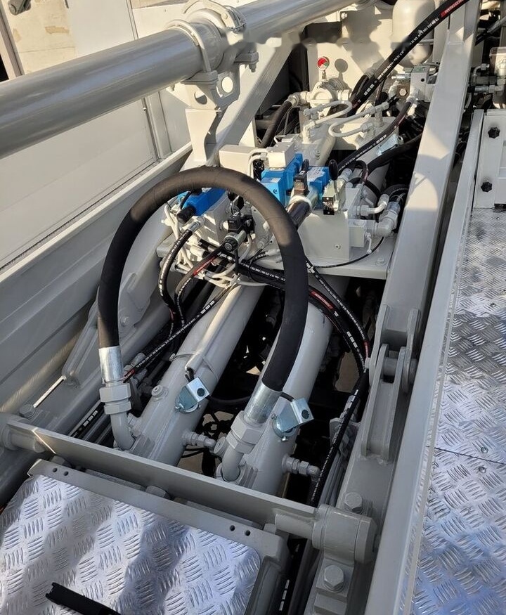 Mercedes-Benz New BMS BCP M22 ZX-4 on chassis - Bomba de hormigón: foto 2 Mercedes-Benz New BMS BCP M22 ZX-4 on chassis - Bomba de hormigón: foto 2