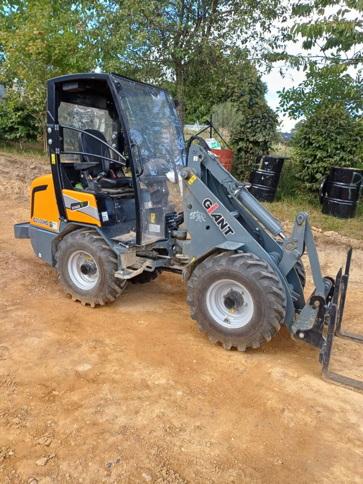 Giant G2500 HD - Minicargadora: foto 1 Giant G2500 HD - Minicargadora: foto 1