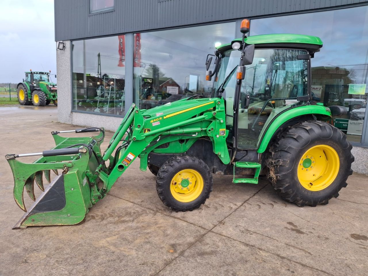 John Deere 4066R - Tractor viñedo/ Frutero: foto 5 John Deere 4066R - Tractor viñedo/ Frutero: foto 5