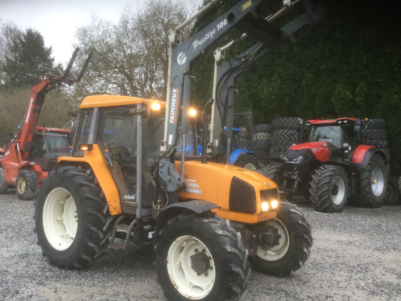 Renault CERES 355 X - Tractor: foto 3 Renault CERES 355 X - Tractor: foto 3