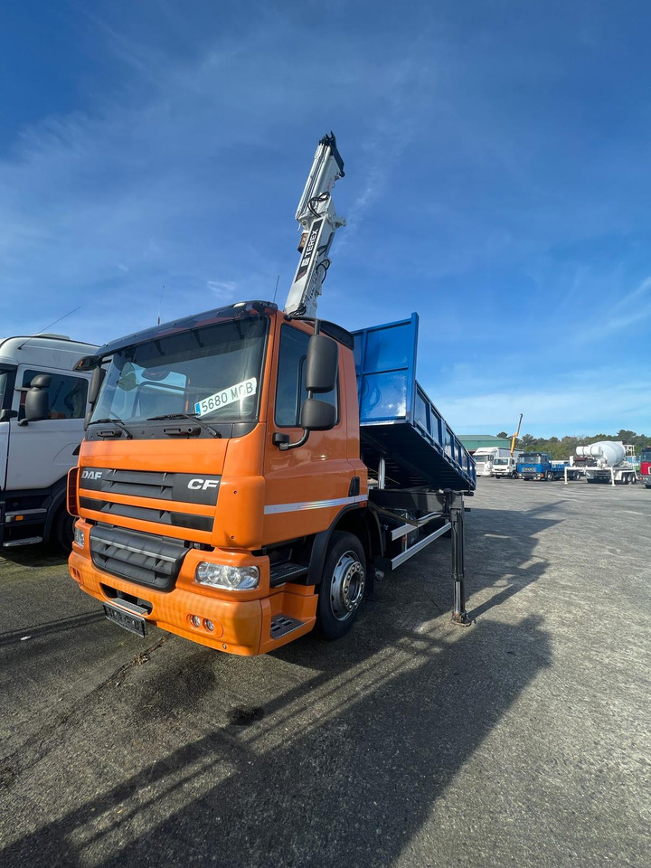 CAMION GRUA Y CAJA BASCULANTE DAF 65.250 - Volquete camión, Camión grúa: foto 1 CAMION GRUA Y CAJA BASCULANTE DAF 65.250 - Volquete camión, Camión grúa: foto 1