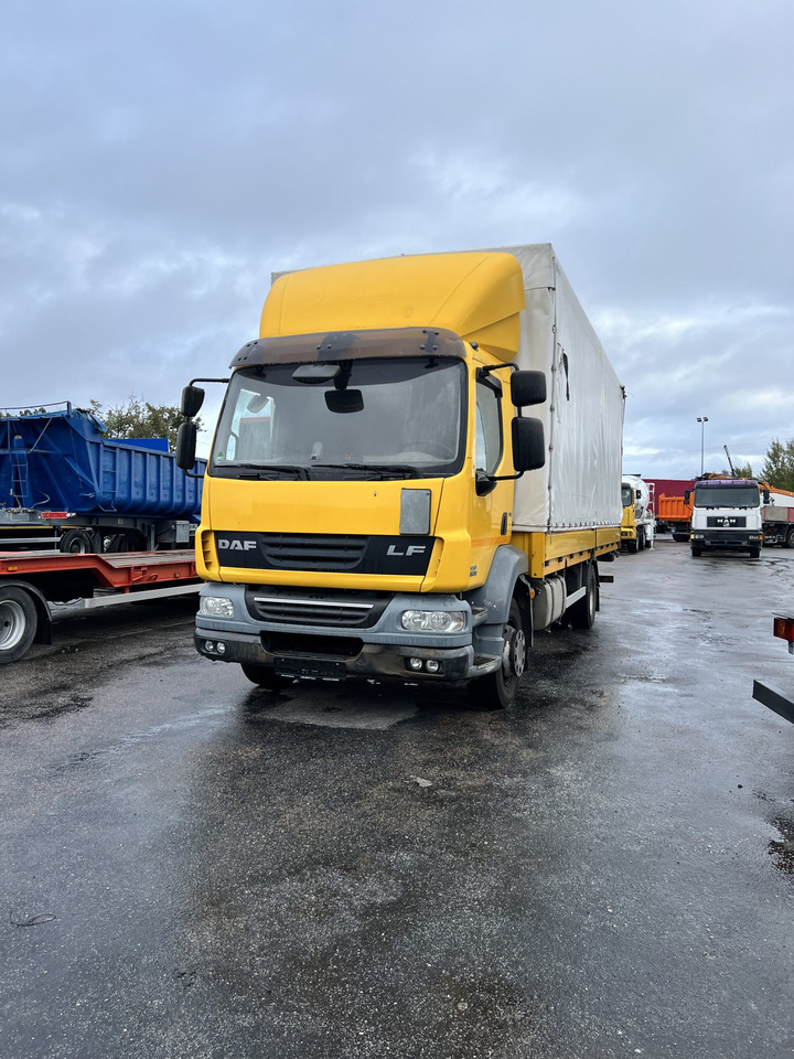 CAMION TAULINER DAF 55.250 - Camión lona: foto 1 CAMION TAULINER DAF 55.250 - Camión lona: foto 1