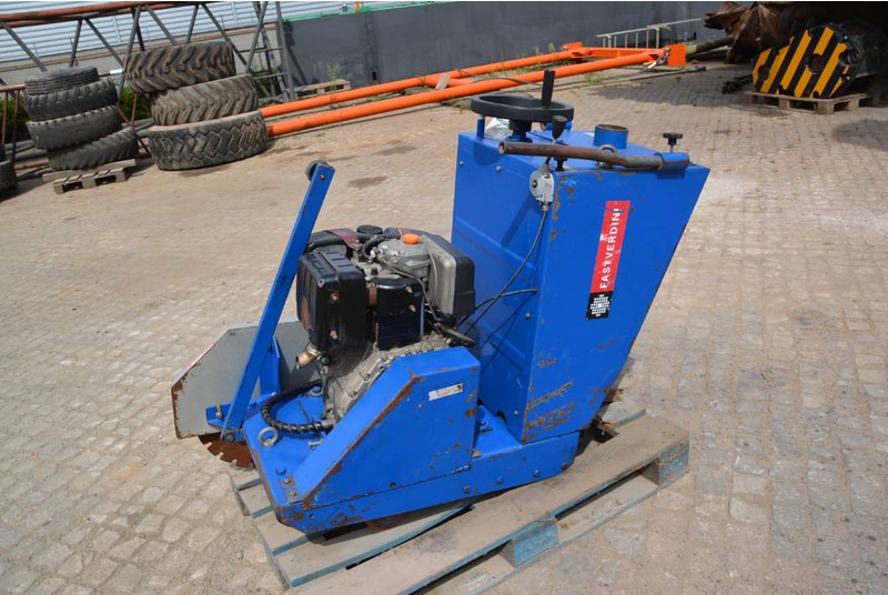 Fastverdini Floor Saw concrete & asphalt diesel engine - Maquinaria de construcción: foto 4 Fastverdini Floor Saw concrete & asphalt diesel engine - Maquinaria de construcción: foto 4