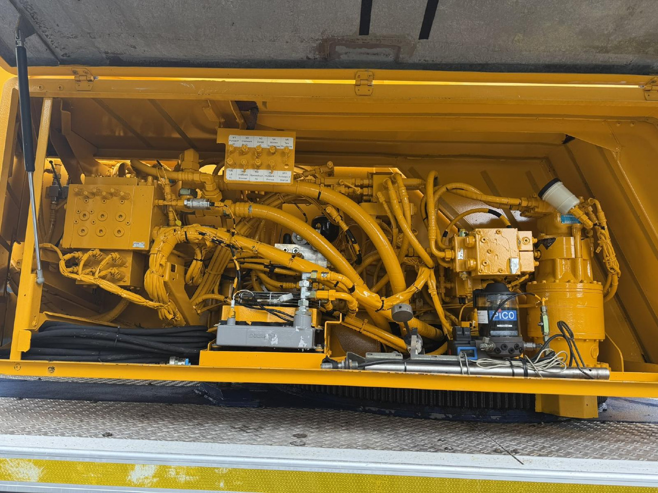 Autogrúa Liebherr LTM 1055-3.1 (05 - 055 855) | 6 x 6: foto 22