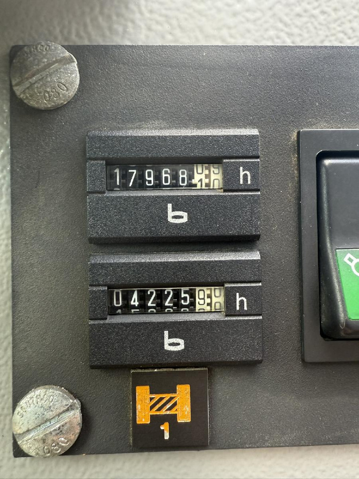 Autogrúa Liebherr LTM 1055-3.1 (05 - 055 855) | 6 x 6: foto 27