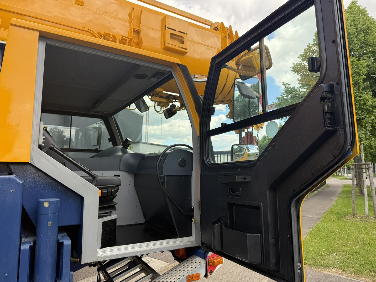 Autogrúa Liebherr LTM 1055-3.1 (05 - 055 855) | 6 x 6: foto 19