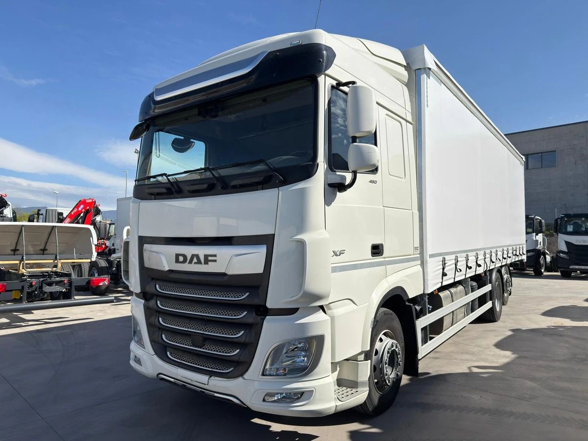 DAF XF 480 FAN SpaceCab - Camión lona: foto 1 DAF XF 480 FAN SpaceCab - Camión lona: foto 1