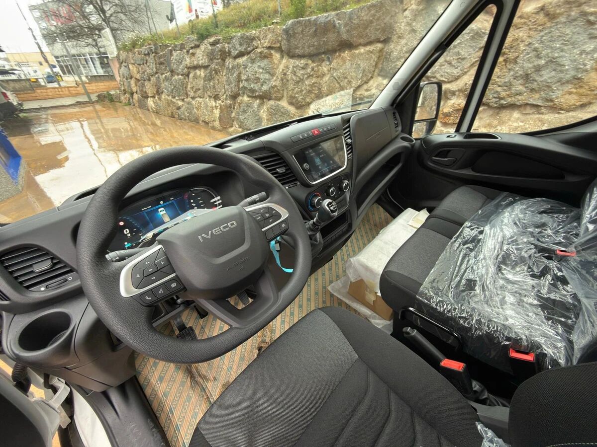 IVECO 35C16 Daily - Chasis camión, Vehículo comercial ligero: foto 5 IVECO 35C16 Daily - Chasis camión, Vehículo comercial ligero: foto 5