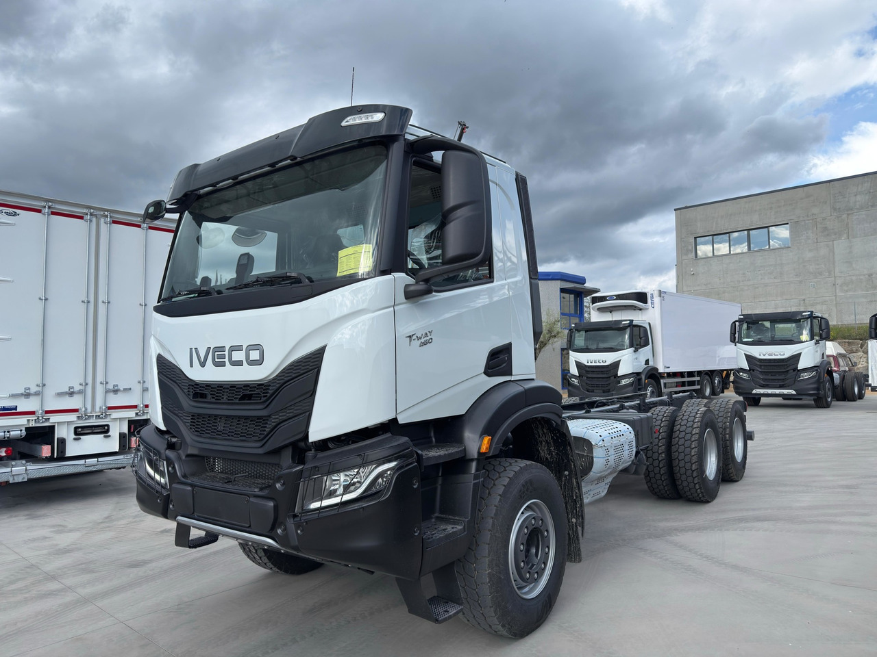 IVECO AD380T46 6x4 E6 (Chassis) - Chasis camión: foto 1 IVECO AD380T46 6x4 E6 (Chassis) - Chasis camión: foto 1