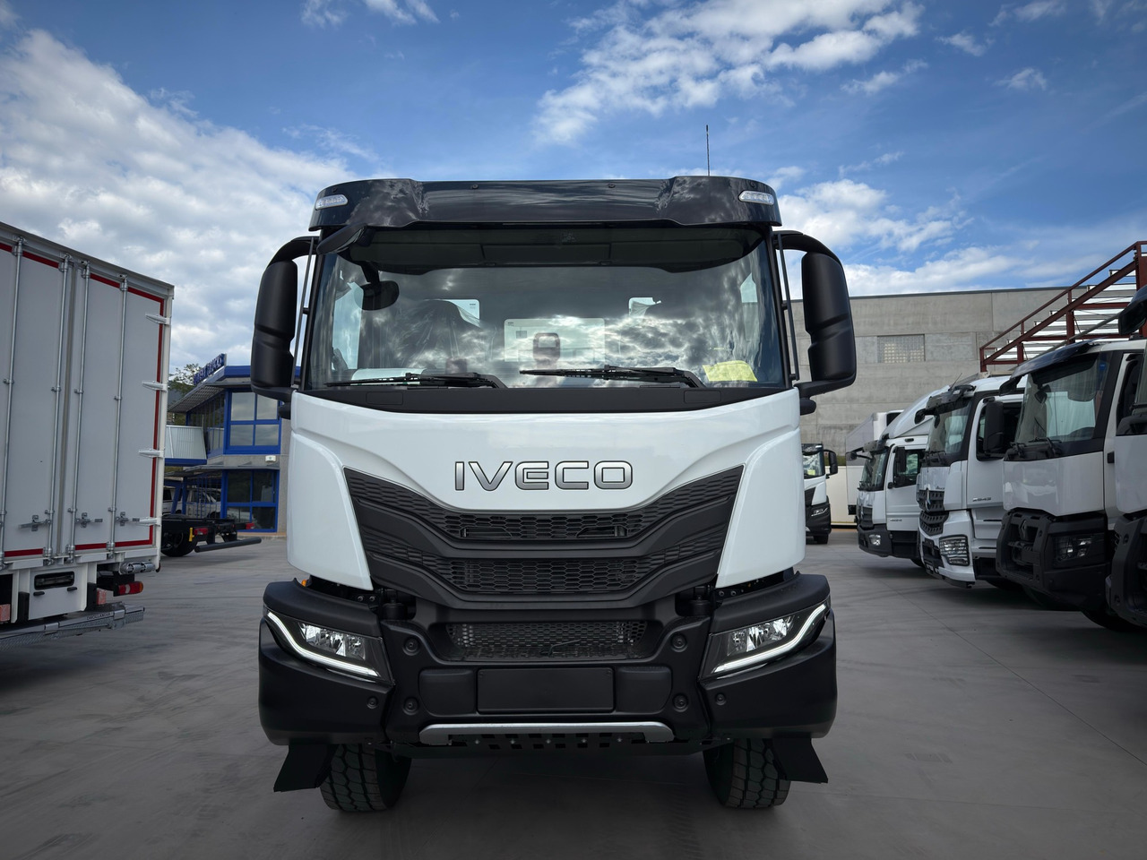 IVECO AD410T50 T-WAY 8x4 E6 (Chassis) - Chasis camión: foto 3 IVECO AD410T50 T-WAY 8x4 E6 (Chassis) - Chasis camión: foto 3
