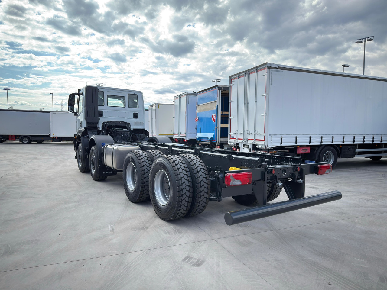 IVECO AD410T50 T-WAY 8x4 E6 (Chassis) - Chasis camión: foto 4 IVECO AD410T50 T-WAY 8x4 E6 (Chassis) - Chasis camión: foto 4