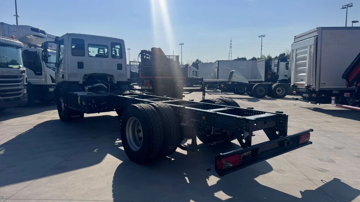 IVECO ML180E32P Eurocargo - Chasis camión: foto 4 IVECO ML180E32P Eurocargo - Chasis camión: foto 4