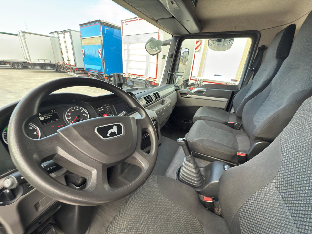 MAN 8.190 TGL E6 (VAN) - Camión caja cerrada: foto 5 MAN 8.190 TGL E6 (VAN) - Camión caja cerrada: foto 5