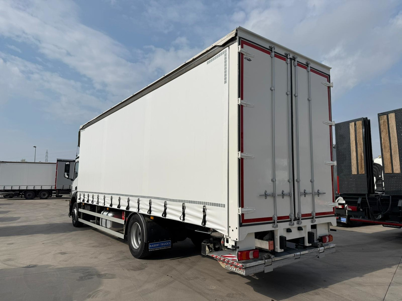 MERCEDES BENZ 18.27 Antos E6 (Tauliner) - Camión lona: foto 4 MERCEDES BENZ 18.27 Antos E6 (Tauliner) - Camión lona: foto 4