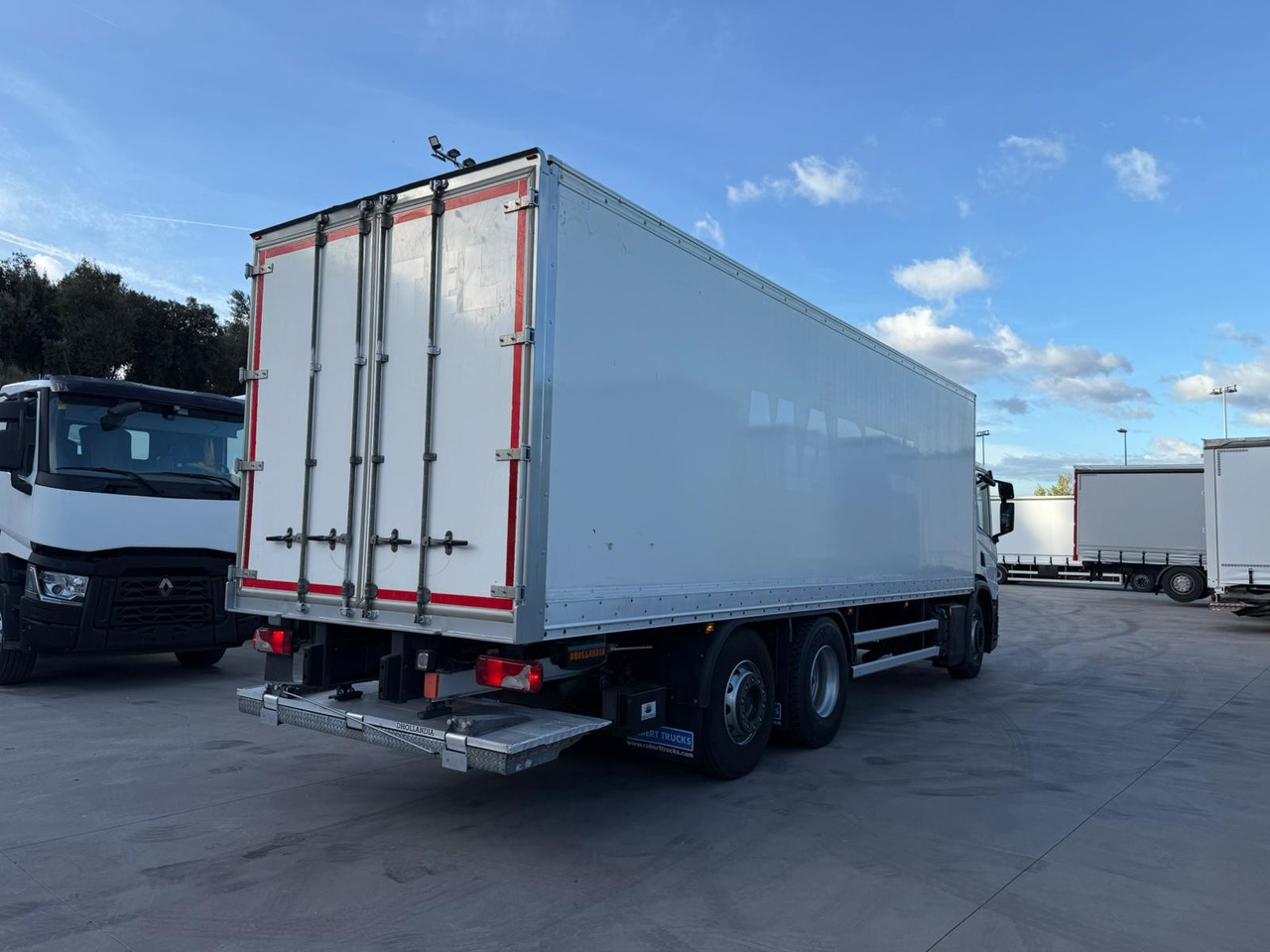 SCANIA P360 E6 (VAN) - Camión caja cerrada: foto 4 SCANIA P360 E6 (VAN) - Camión caja cerrada: foto 4