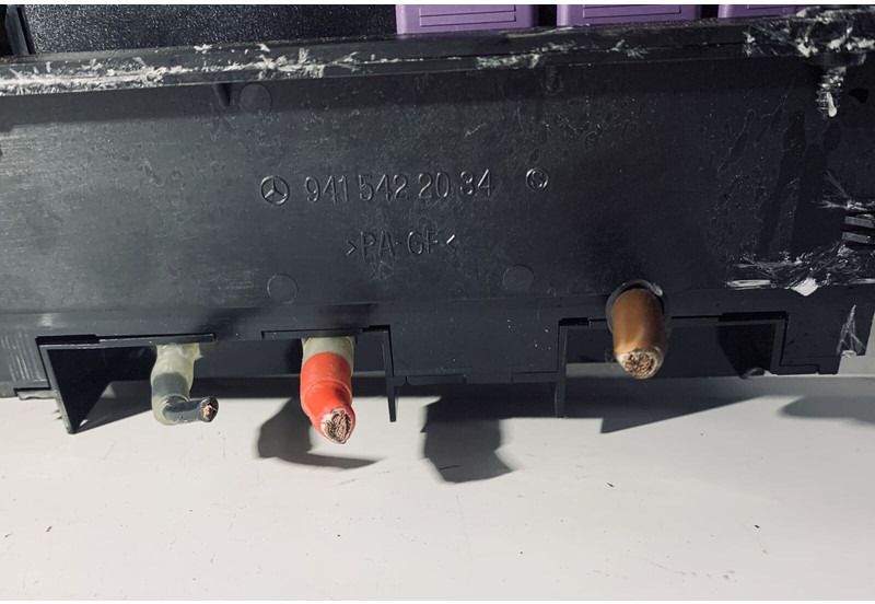 Mercedes-Benz 1824 - Sistema eléctrico: foto 2 Mercedes-Benz 1824 - Sistema eléctrico: foto 2