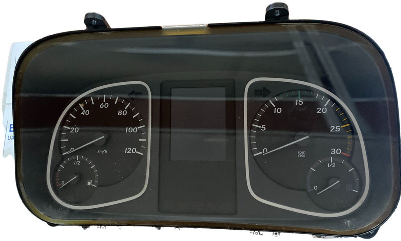 Mercedes-Benz - Salpicadero: foto 1 Mercedes-Benz - Salpicadero: foto 1