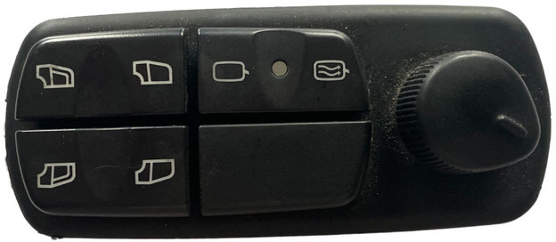 Mercedes-Benz - Salpicadero: foto 1 Mercedes-Benz - Salpicadero: foto 1