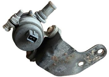 Mercedes-Benz - Bomba de refrigerante: foto 3 Mercedes-Benz - Bomba de refrigerante: foto 3