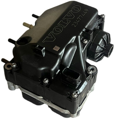 Volvo FH5/Aero - Silenciador/ Sistema de escape: foto 2 Volvo FH5/Aero - Silenciador/ Sistema de escape: foto 2