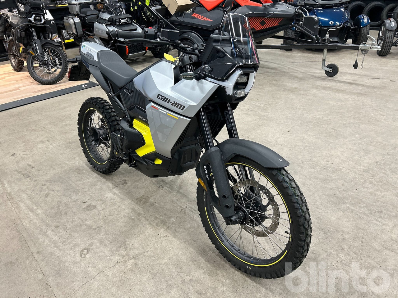 BRP - Motocicleta: foto 1 BRP - Motocicleta: foto 1