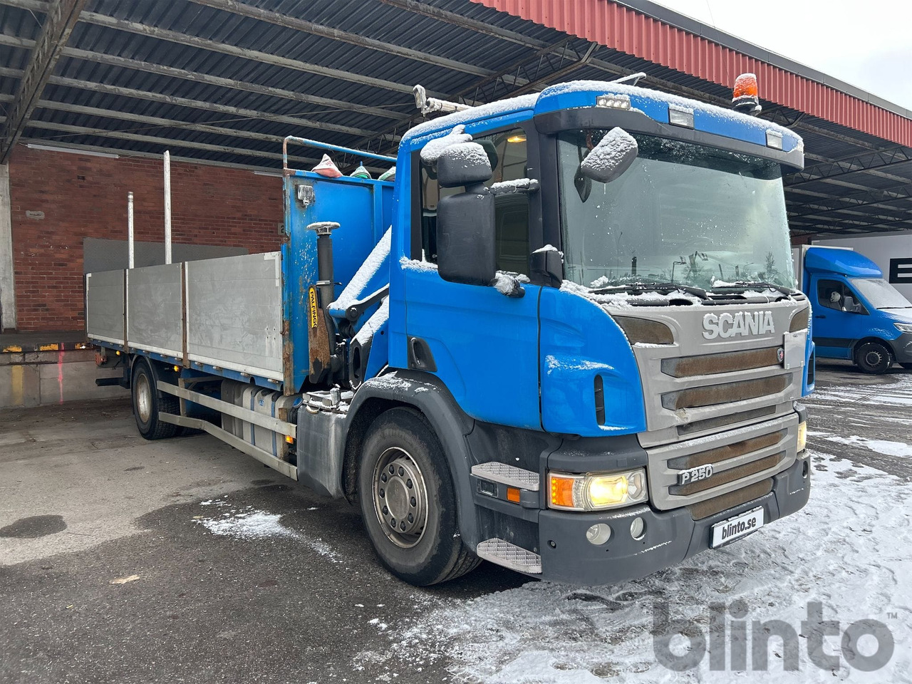 Brädgårdsbil / SCANIA P250 / Nybesiktigad kran - Camión caja abierta, Camión grúa: foto 3 Brädgårdsbil / SCANIA P250 / Nybesiktigad kran - Camión caja abierta, Camión grúa: foto 3