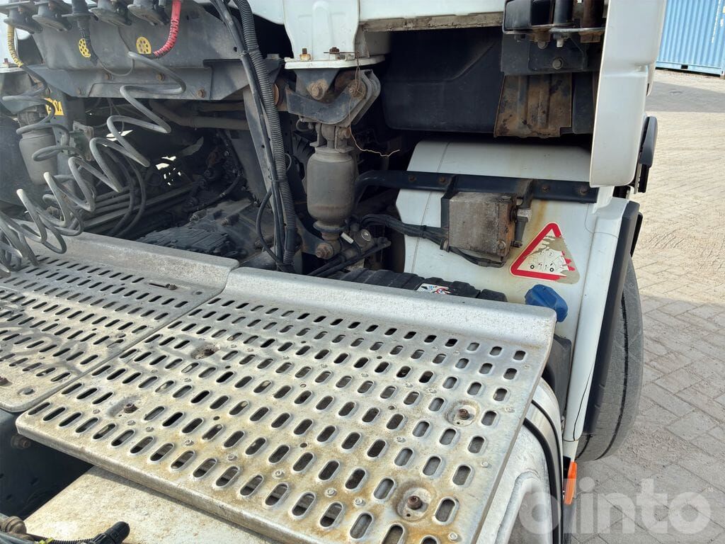 Cabeza tractora IVECO: foto 43