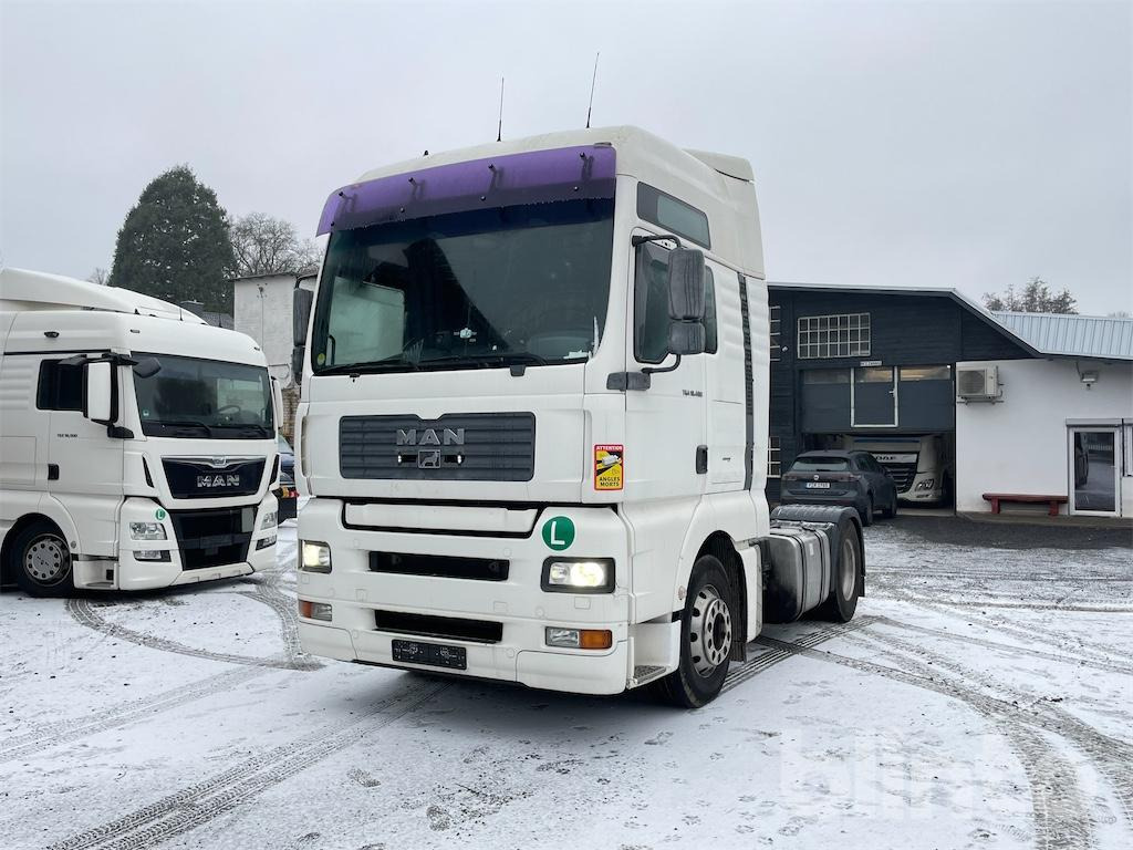 MAN TGA 18.480 (2004) - Cabeza tractora: foto 1 MAN TGA 18.480 (2004) - Cabeza tractora: foto 1