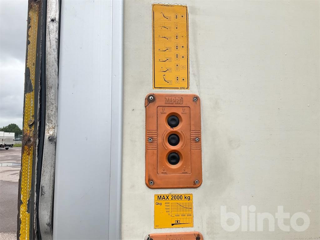 Camión VOLVO FL 4*2: foto 16