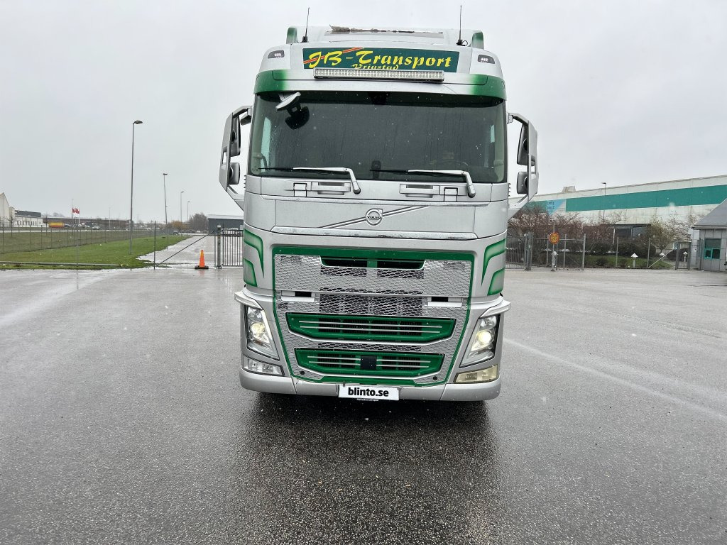 VOLVO - Camión: foto 2 VOLVO - Camión: foto 2