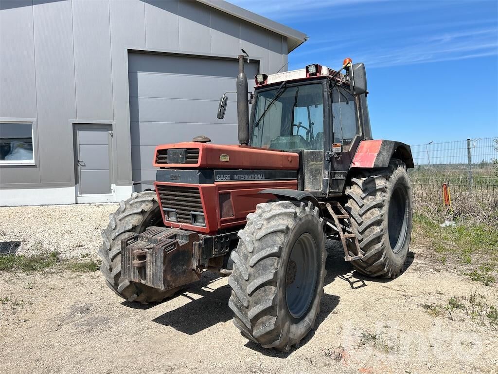 Case 1255 XL (1989) - Tractor: foto 1 Case 1255 XL (1989) - Tractor: foto 1