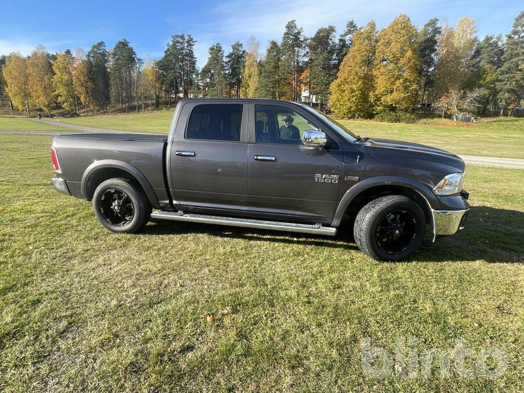 DODGE RAM Hemi 5,7 - Pick-up: foto 1 DODGE RAM Hemi 5,7 - Pick-up: foto 1