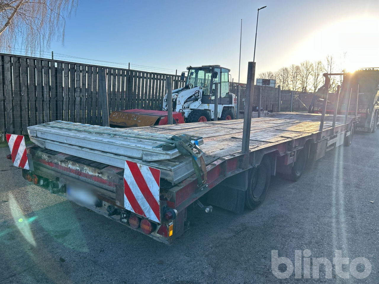 GOLDHOFER TU-L 3-24/80 - Nybesiktigad! - Remolque plataforma/ Caja abierta: foto 3 GOLDHOFER TU-L 3-24/80 - Nybesiktigad! - Remolque plataforma/ Caja abierta: foto 3