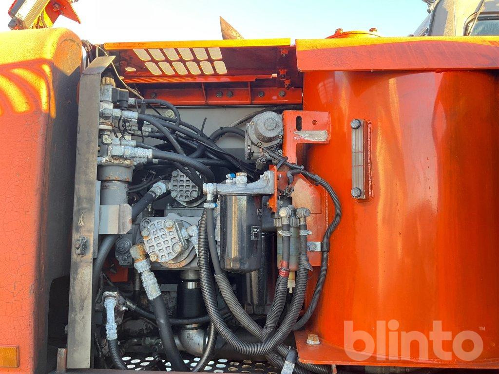 Excavadora de ruedas Hitachi ZX160W: foto 31 Excavadora de ruedas Hitachi ZX160W: foto 31