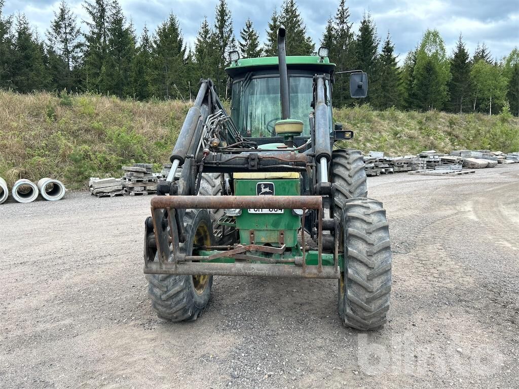 JOHN DEERE 2850 - Tractor: foto 2 JOHN DEERE 2850 - Tractor: foto 2